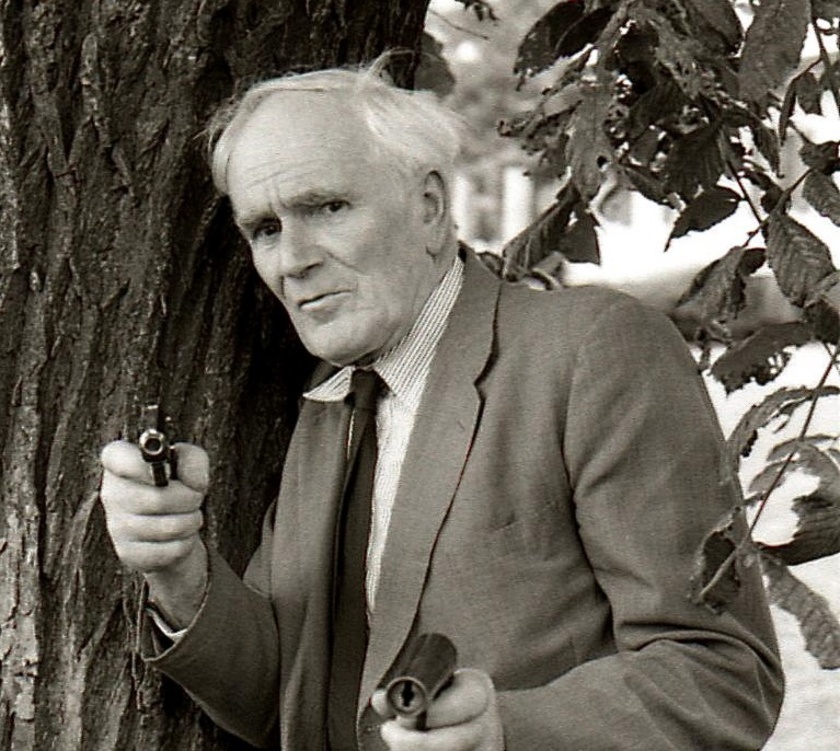 Desmond Llewelyn, Bond's Q